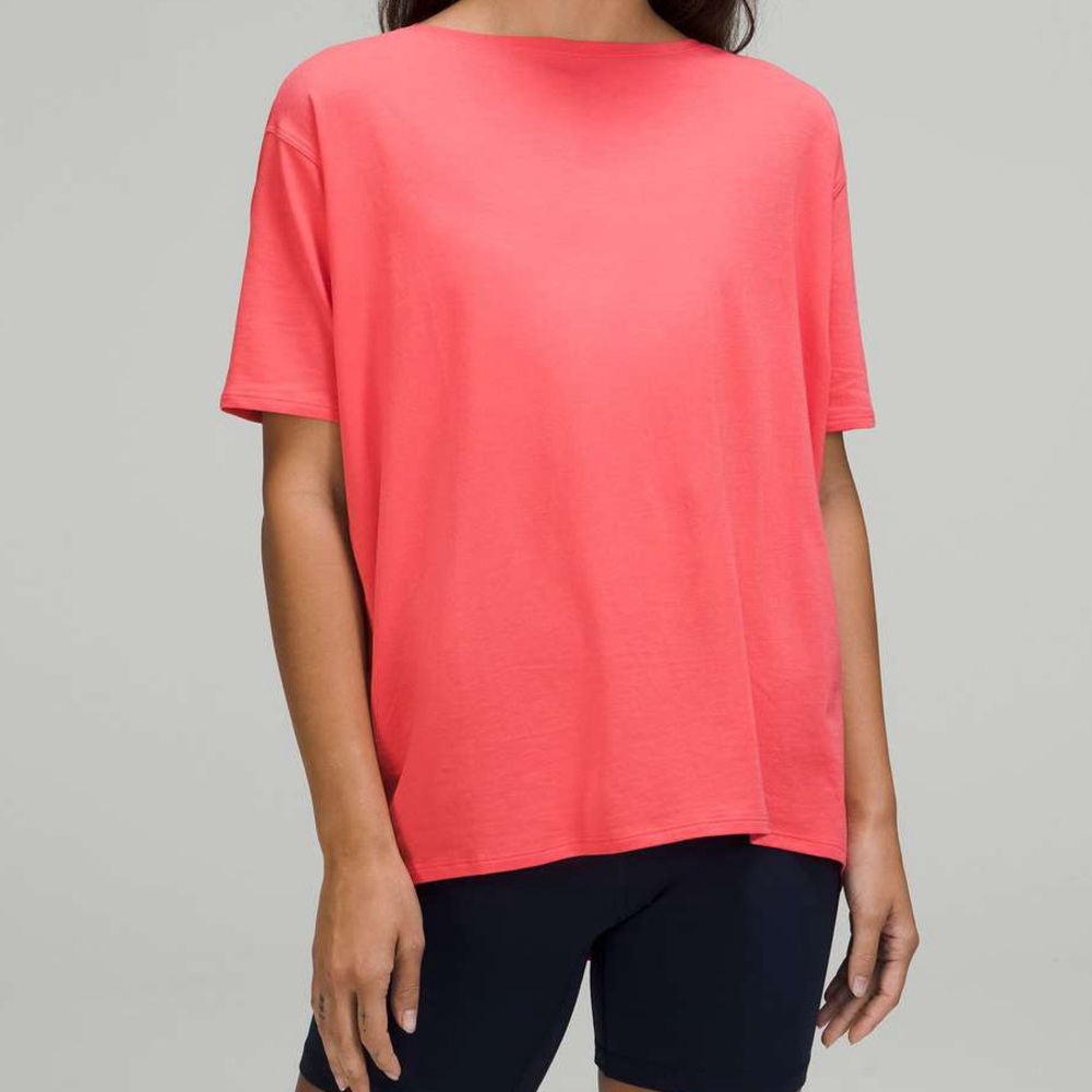 Lululemon back in action top, size 2